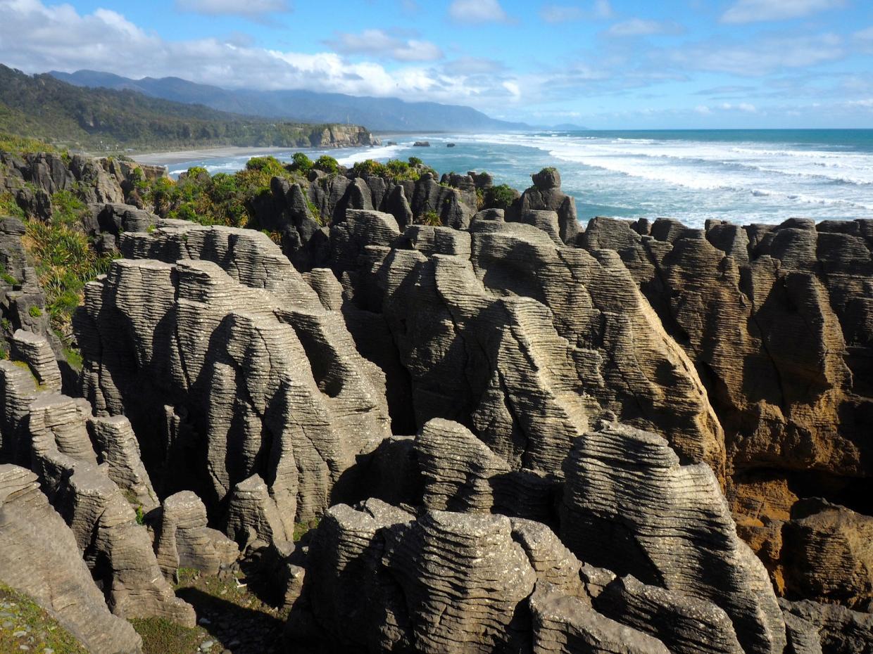 https://www.stuff.co.nz/travel/destinations/nz/west-coast/109043357/world-famous-in-new-zealand-pancake-rocks-and-blowholes-punakaiki